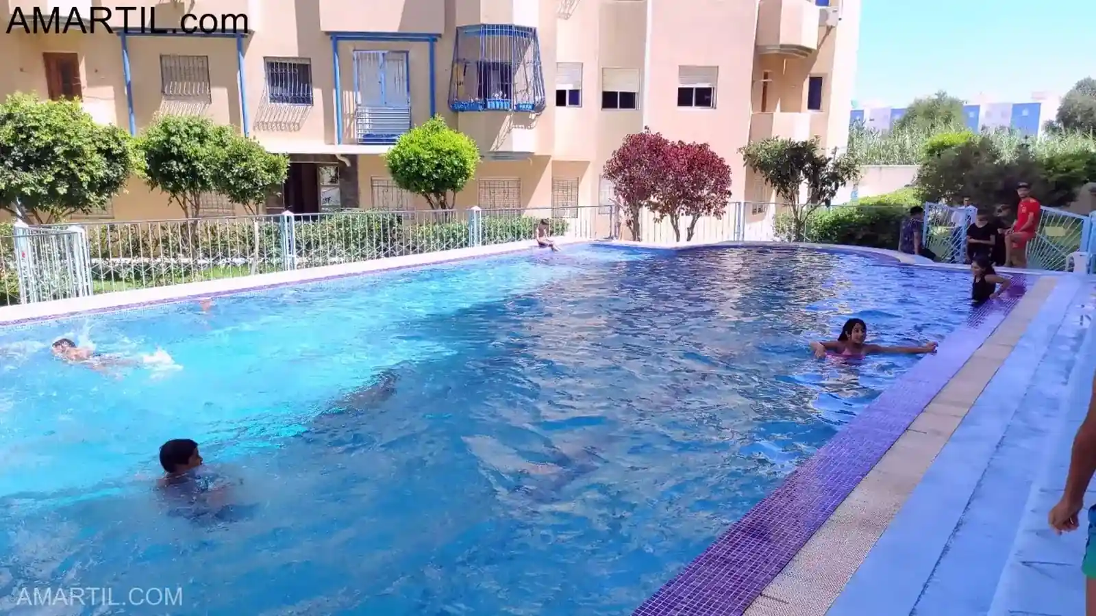 شقة للايجار في سكن مسور بمساحة 75 متر